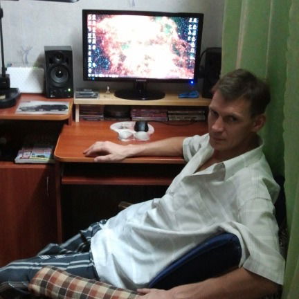 Виктор Довгий