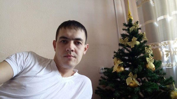 Максим Изюмов