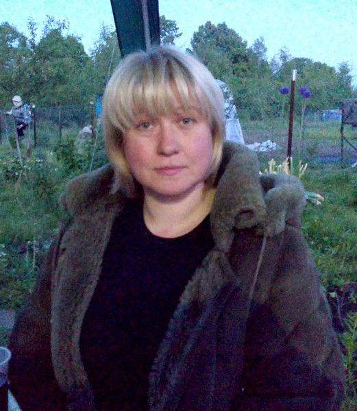 Елена Бopзoba