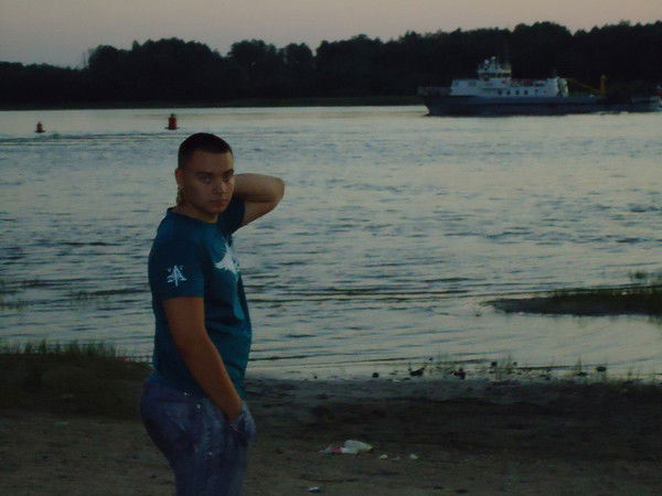 Антон Ковалев