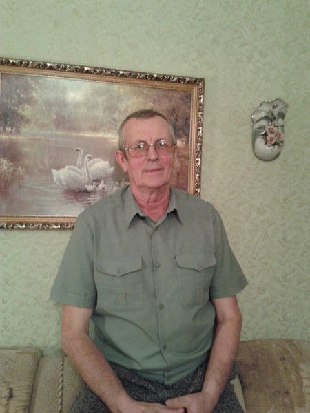 Анатолий Велюго