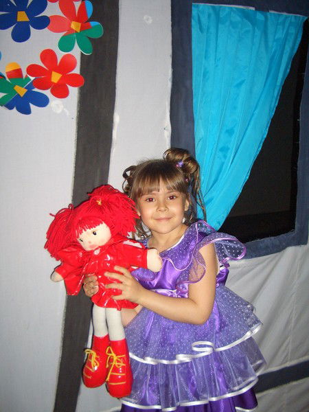 Елена Илларионова