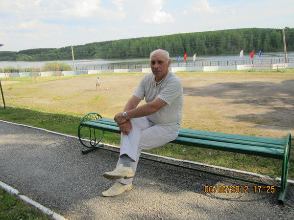 Валерий Надин