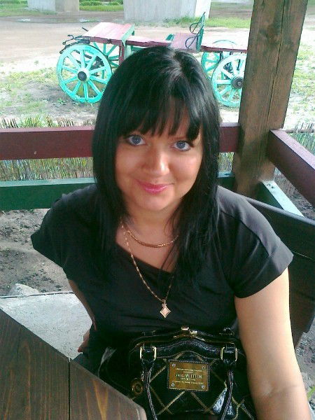 Лена Богданова