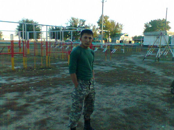 Архат Толеуханов