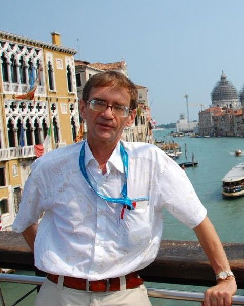 Владимир Мартынов