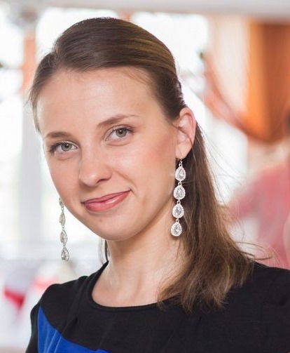 Надин Набока