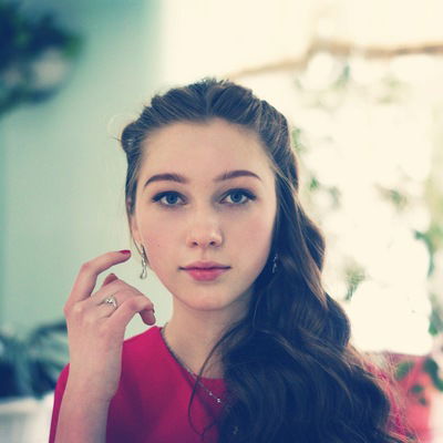 Аня Мичурова