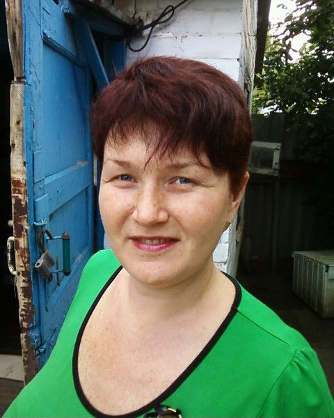 Анна Искова