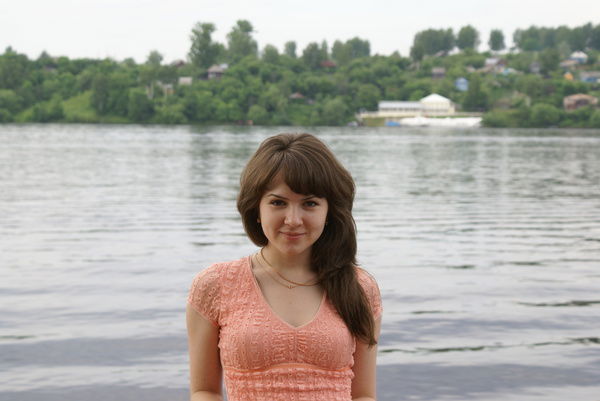 Анна Хватова