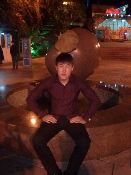 Макс Абдрахманов