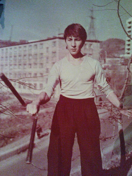 Виктор Леонтьв