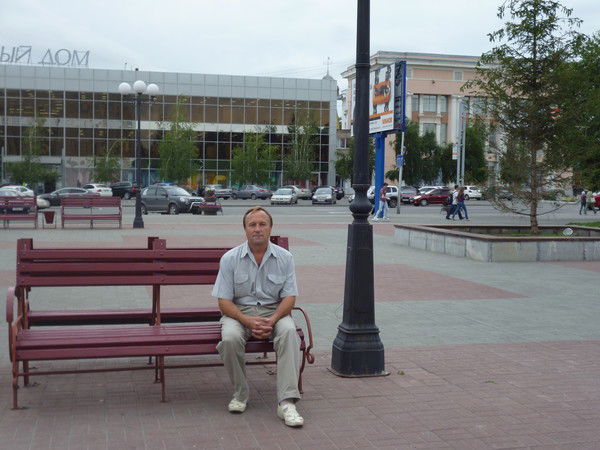 Юрий Петров