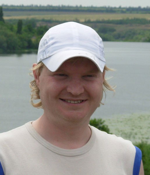 Руслан Худояров