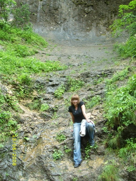 Анна Попова