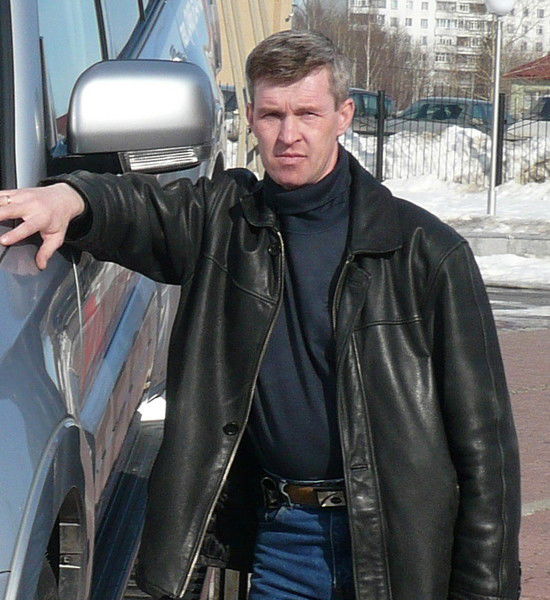 Олег Старков