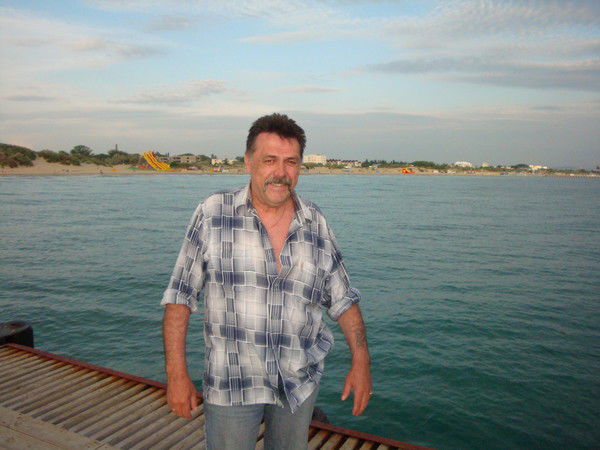 Александр Изверов