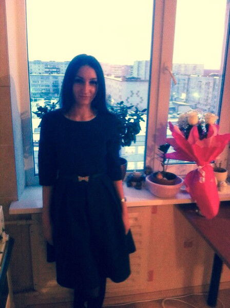 Аня Тукациер