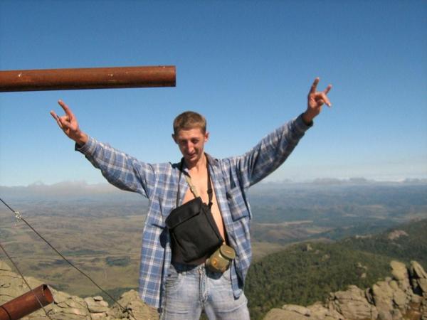 Антон Мусатов