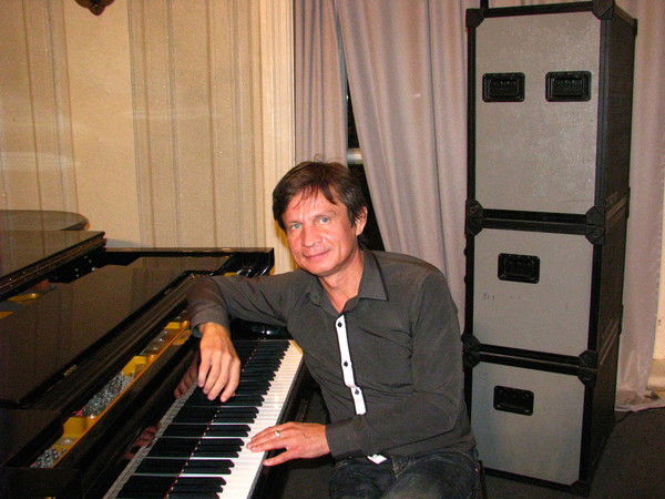 Олег Романов