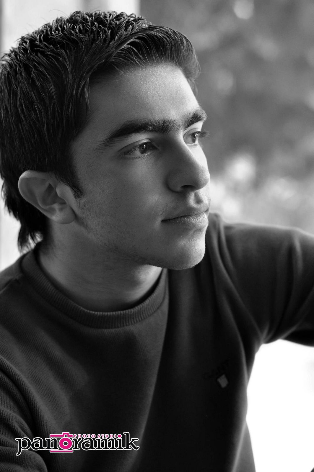 **кавказский Парень**