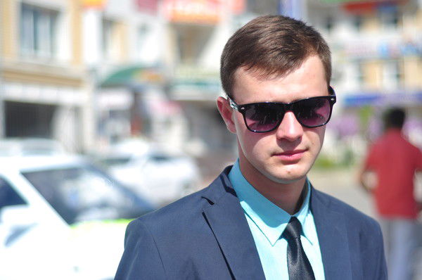 Александр Леонов