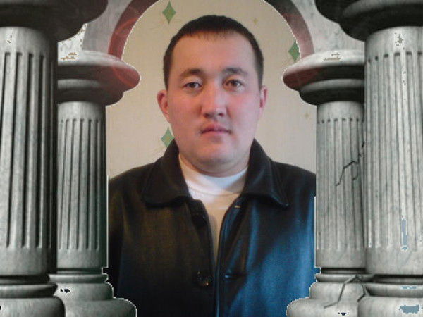 Саят Муканов