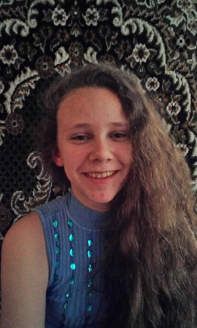 Аня Симонова