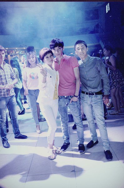 [•b][A][D•] [•b][O][Y•]