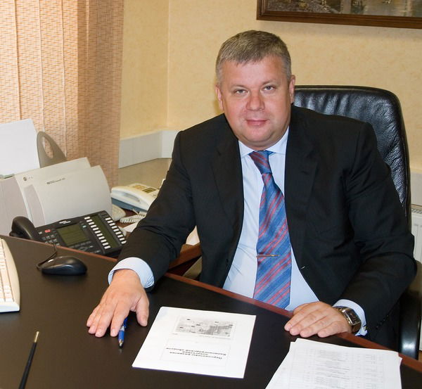 Михаил Юрьевич М.