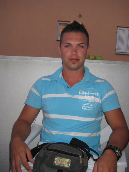 Неизвестно Неизвестно