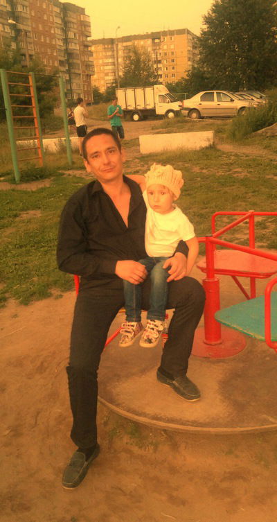 Олег Александров