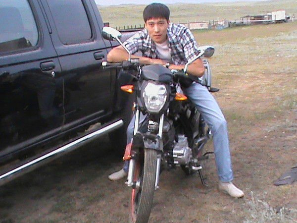 Алмаз Омарханов