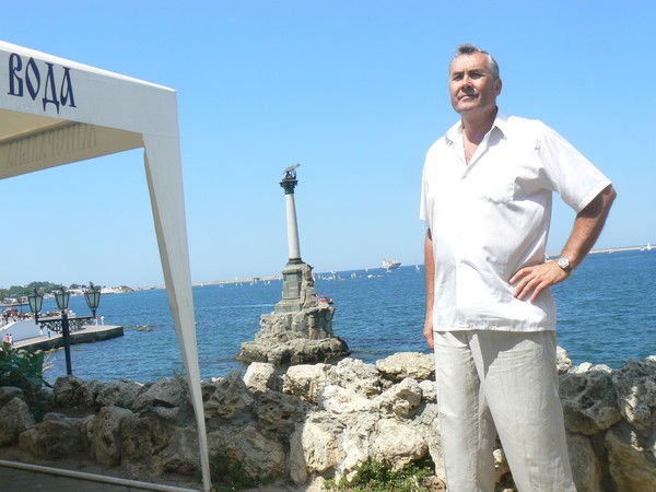 Николай Овчаренко