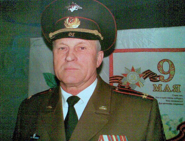 Александр Новоселов