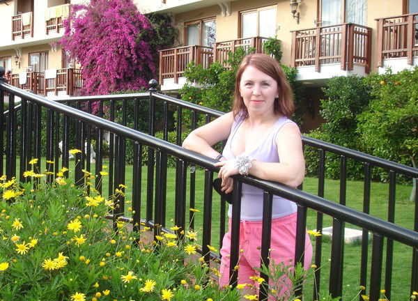 Лариса (((*=*)))