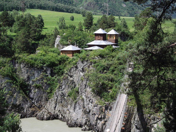 Любовь Поперека