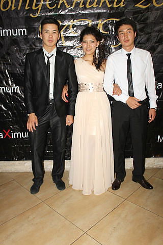 Азат Манасов