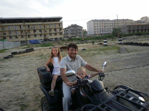 Олег Устинов