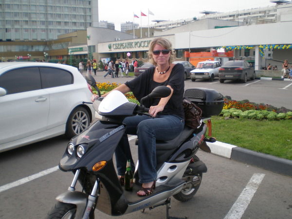 Лана Попова