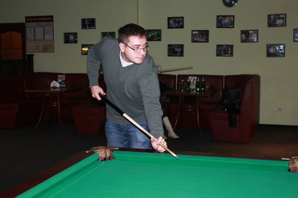 Женя Харламов