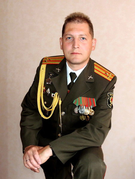 Олег Новиков