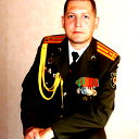 Олег Новиков