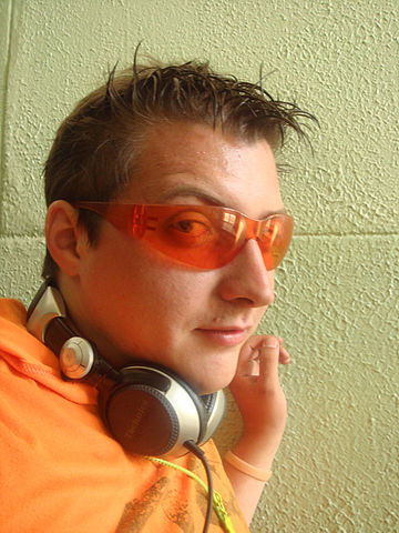 Толик Котеленец