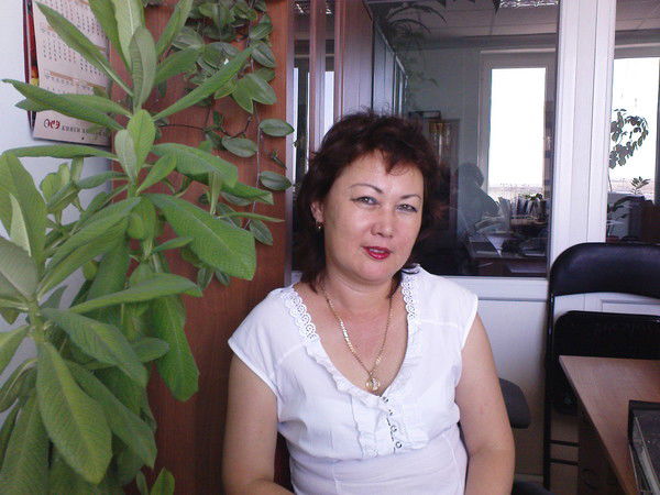 Аксауле Есинова