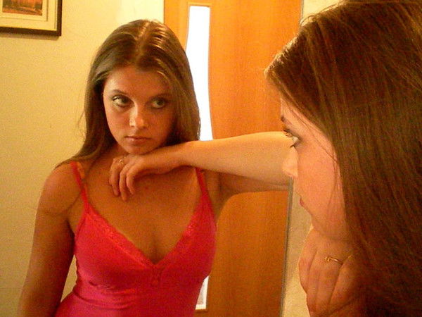 Тоня Емельянова