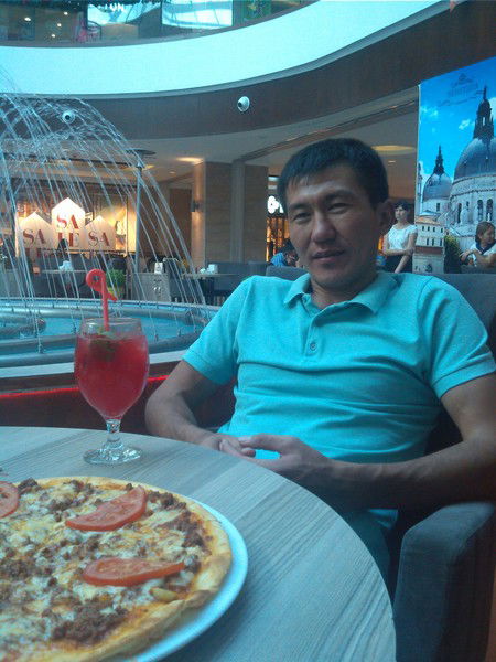 Азат Абдурахманов