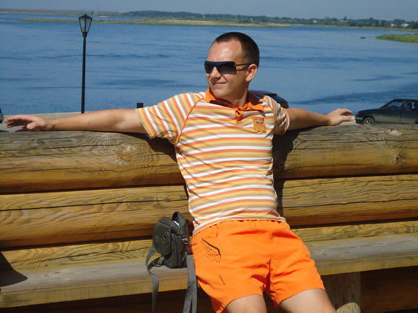 Максим Опаров