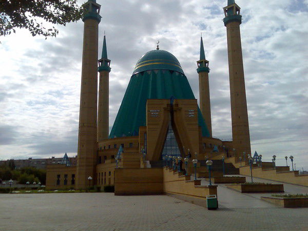 Нуржан Максутов