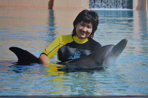 Лола Аспекова